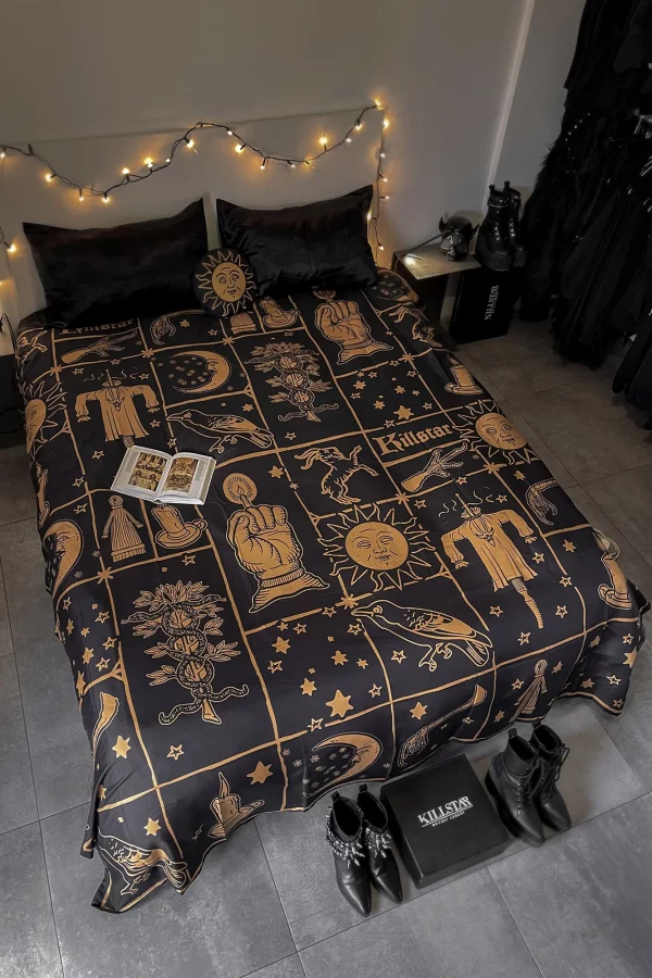 FOLK HORROR BEDSPREAD