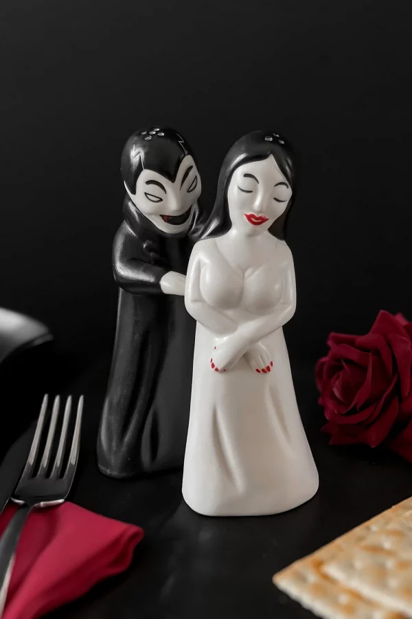 VAMPYRE SALT AND PEPPER SET